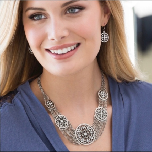 TOUCHSTONE CRYSTAL BY SWAROVSKI ANGELIQUE COLLAR NECKLACE & BRACELET SET - Picture 1 of 6